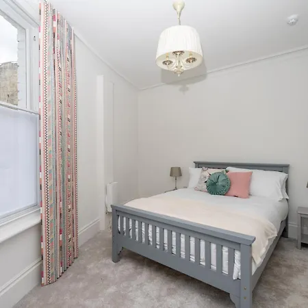 Apartment Peckitt Street